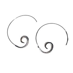 Elegant Silver Swirl Hoop Earrings – Modern Lightweight Everyday Hoops